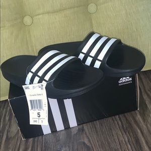 Adidas slides (kids)